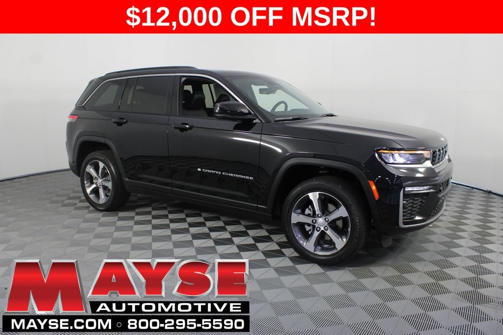 2026 Jeep Grand Cherokee Limited in Diamond Black Crystal Pearl-Coat Exterior Paint — front three-quarter view